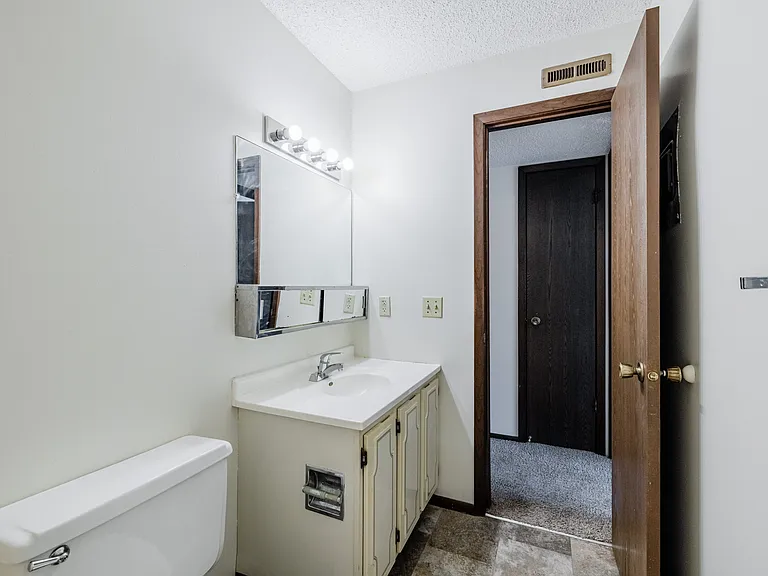 2209 D St — Photo 17