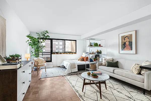 Rented by Pinnacle City Living | media 7