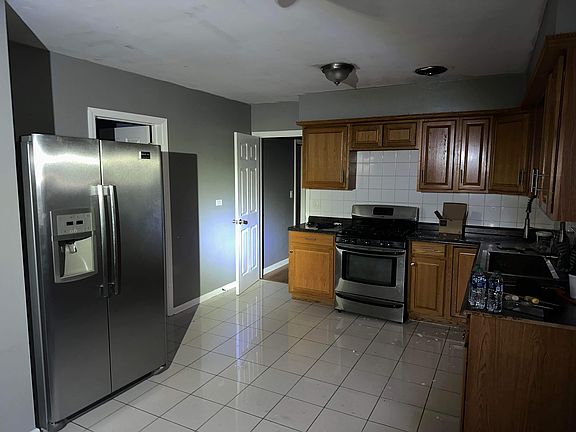 5th image of 2544 N Laramie Ave APT 3