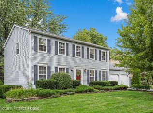 1377 Middleburg Rd, Naperville, IL 60540