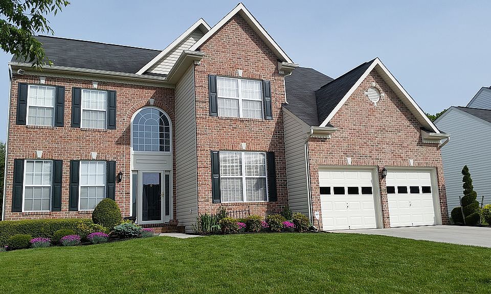 739 Rustling Leaf Court