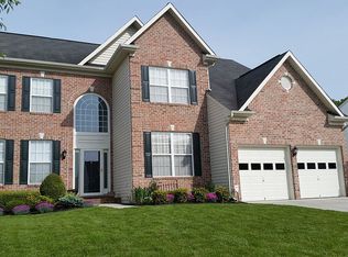 739 Rustling Leaf Ct, Eldersburg, MD 21784