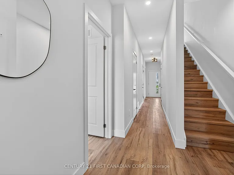 1595 Capri Cres #66 — Photo 6