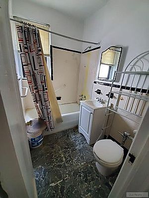 2nd image of 109 Avenue Q #D2