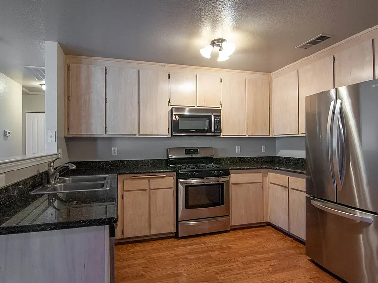 847 Cally Ct — Photo 7