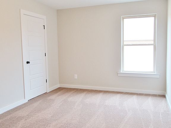 5th image of 166 Shiloh Creek Dr