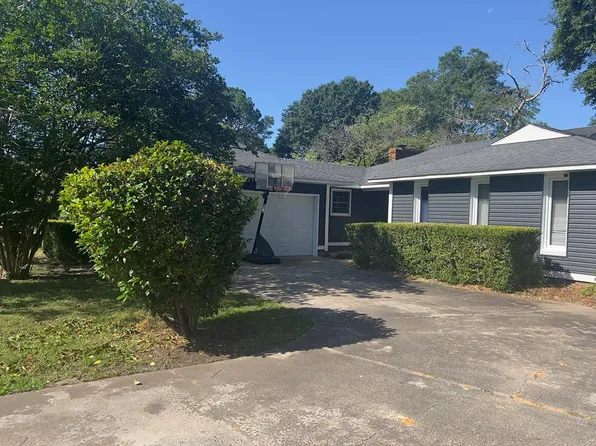 868 Twin Lakes Dr, Sumter, SC 29154