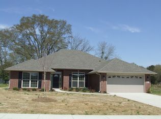 105 Golden Meadows Dr, Alabaster, AL 35007