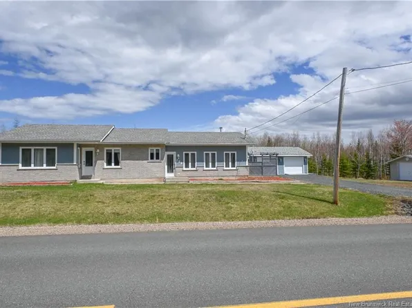199 Saint Simon Rd, Caraquet, NB E1W 1B3