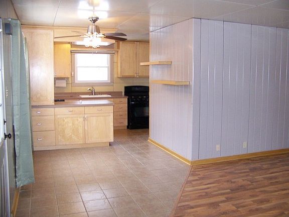 5th image of 605 W Judd St