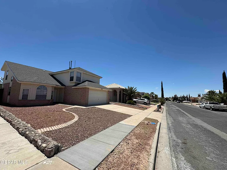 7448 Plaza Taurina Dr — Photo 29