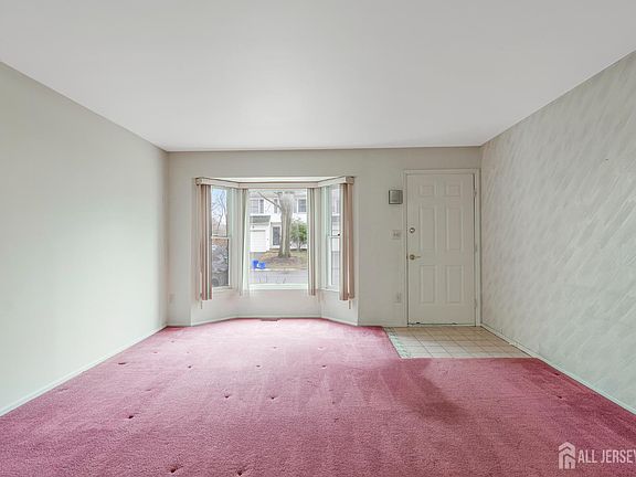 5th image of 1 Tree Top Rd