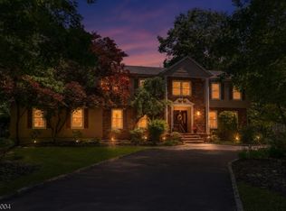 10 Moonshadow Ct, Kinnelon Boro, NJ 07405