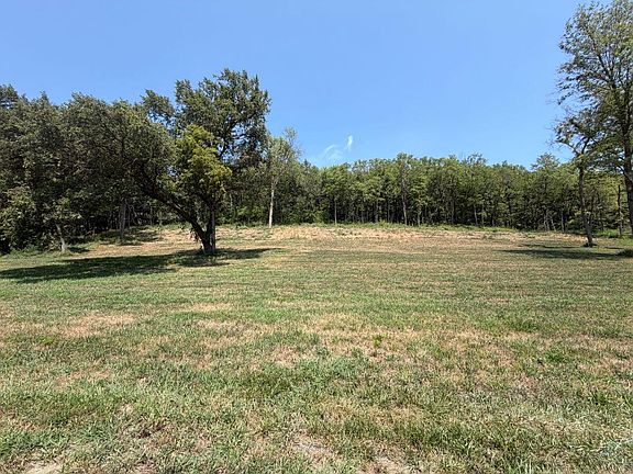 2nd image of 2286 Bluff Rd