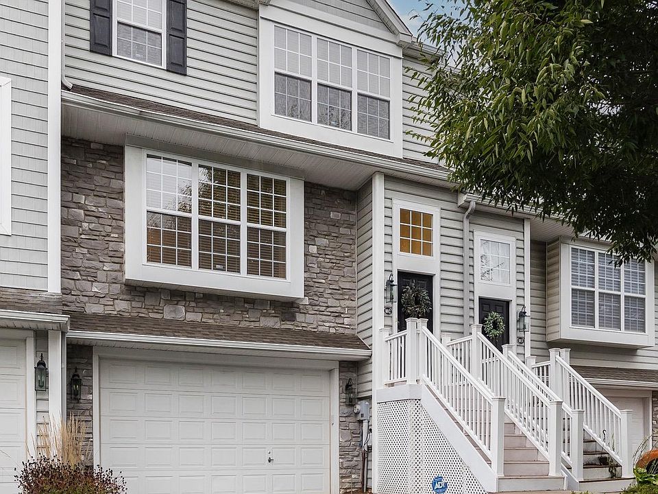 1st image of 102 Heather Way