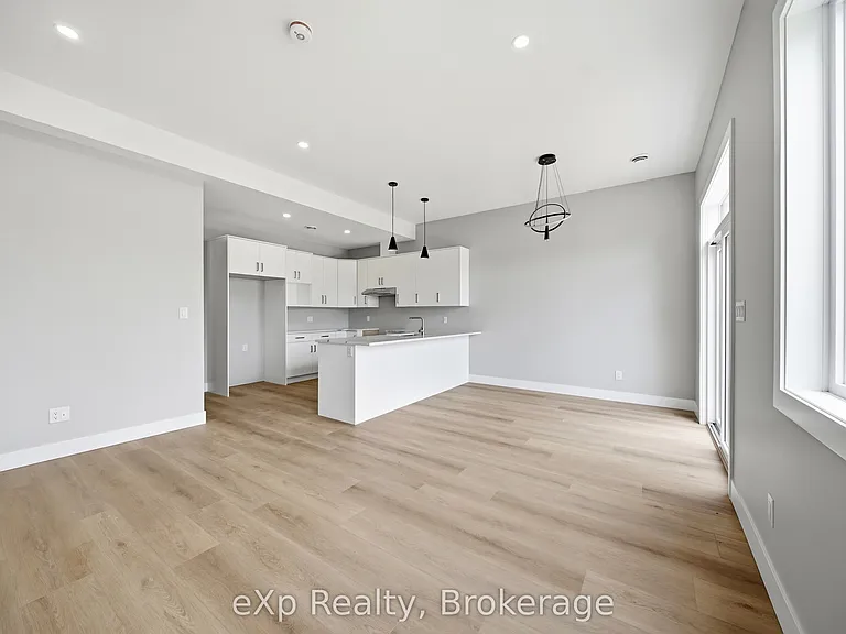 79 Maclellan Ave — Photo 11