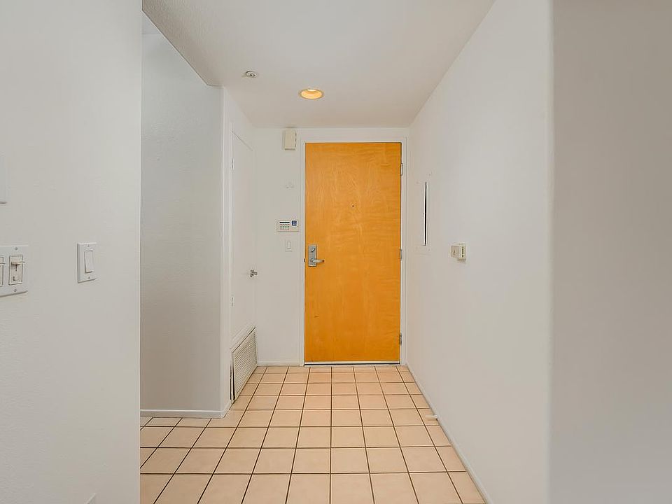 1st image of 937 12th St APT 102