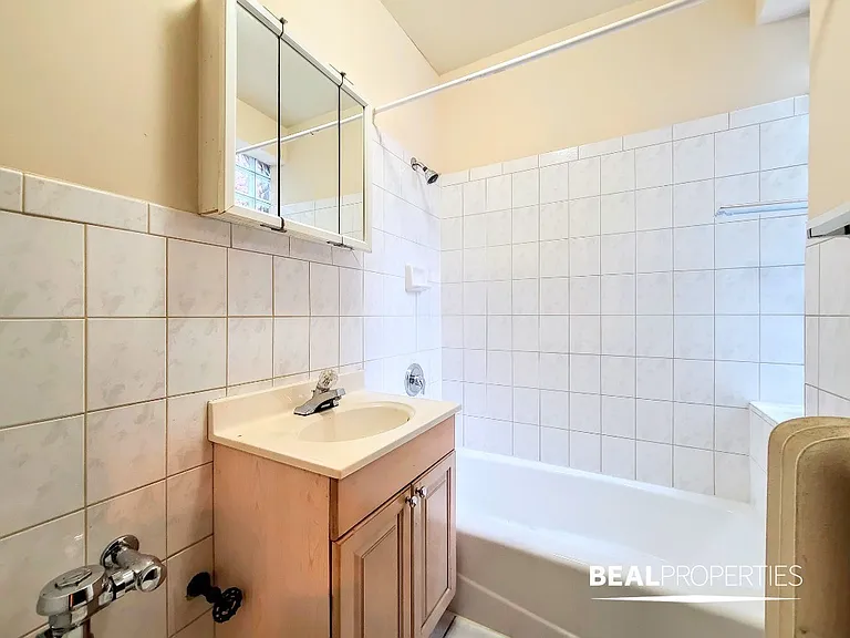 4229.5 N Paulina St #N1 — Photo 12