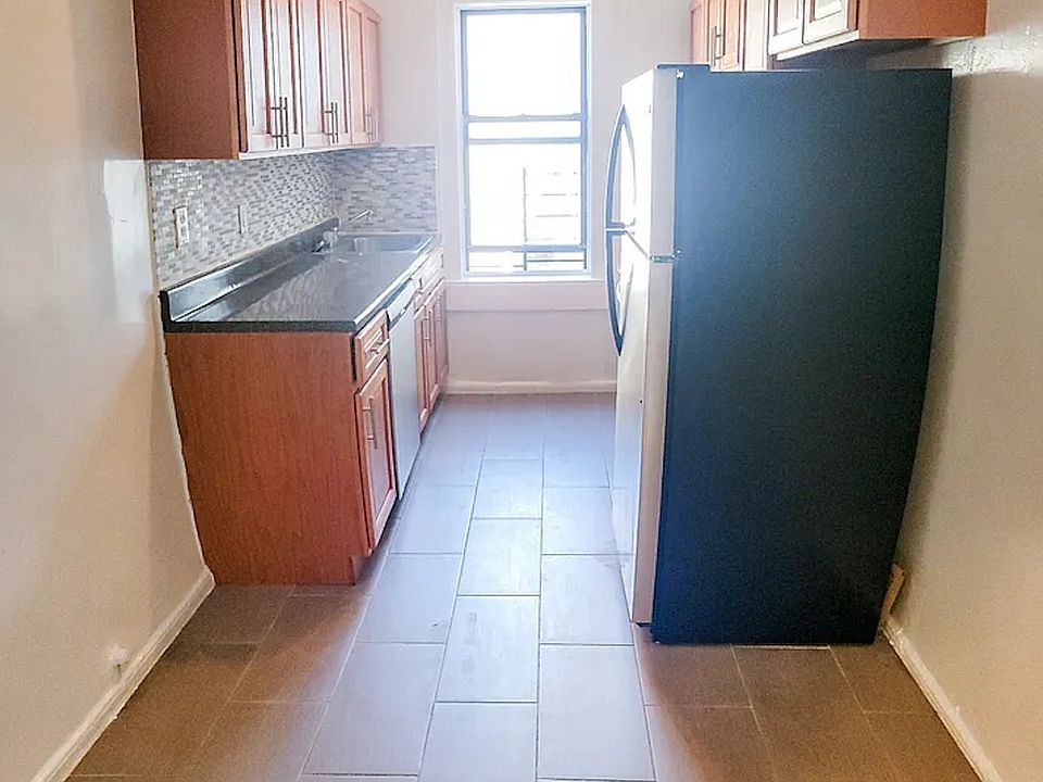 1st image of 1427 Taylor Ave #35