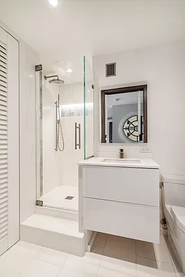 Sold by Compass | media 21