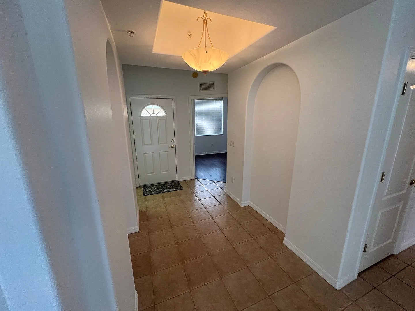 Your Florida Oasis Awaits 3 Bed, 2 Bath Luxury Condo in Venice! — Photo 4