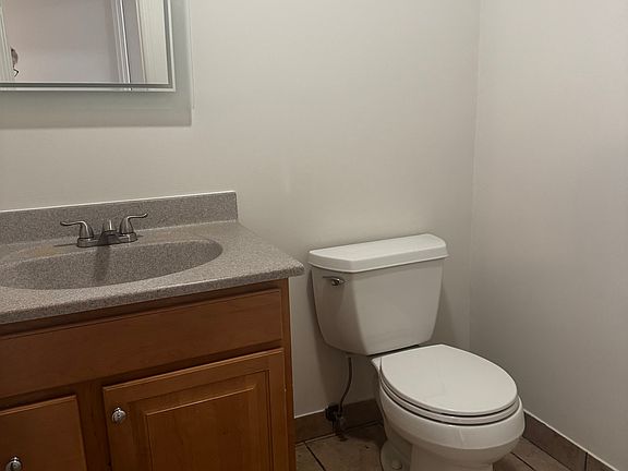 5th image of 2923 Lexington Ave #B