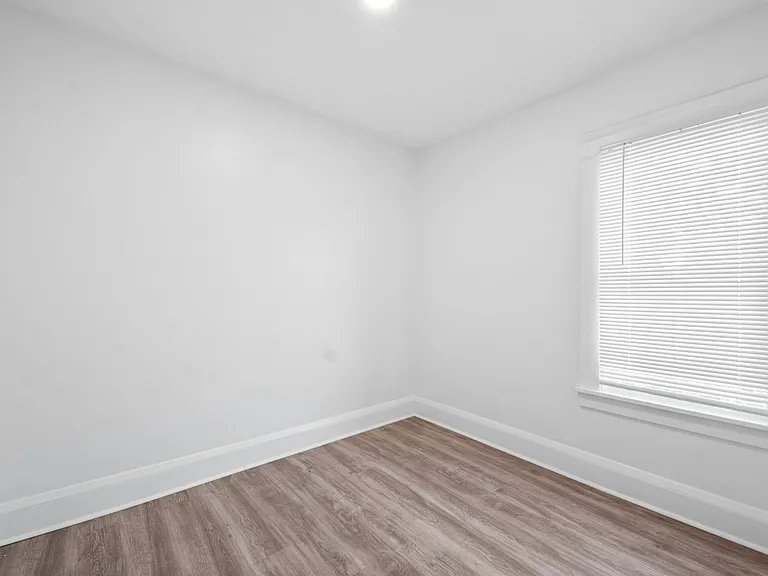 8002 Maryland Ave #A — Photo 15