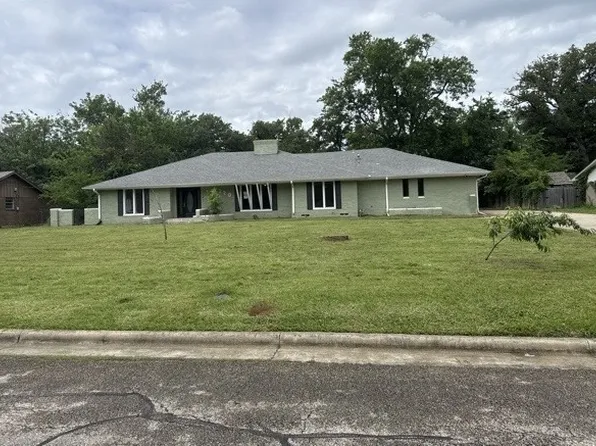 320 Highland Dr, Sulphur Springs, TX 75482