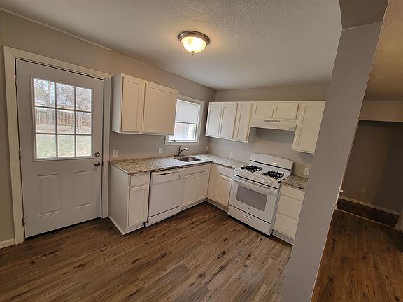 2nd image of 305 Rockwood Dr