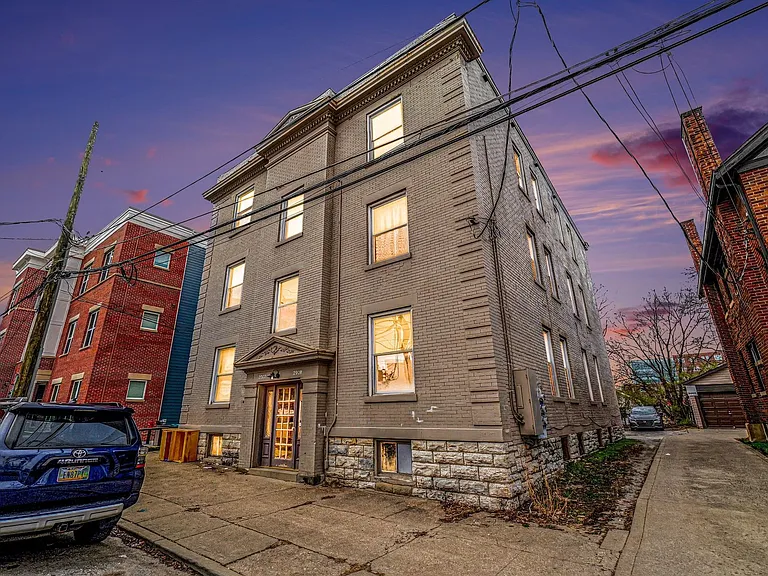 2907 Glendora Lofts — Photo 2