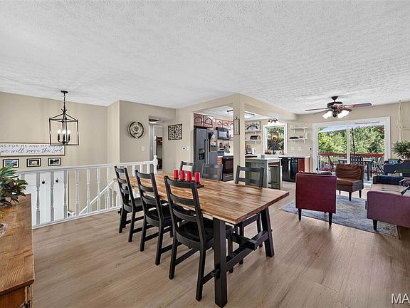 3rd image of 10904 Lake Rd