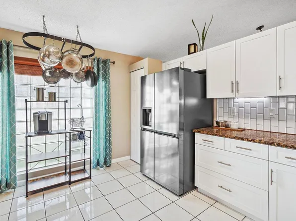 8196 White Rock Circle, Boynton Beach, FL 33436