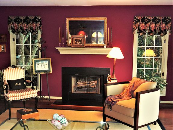 4th image of 301 Whistling Swan Ln