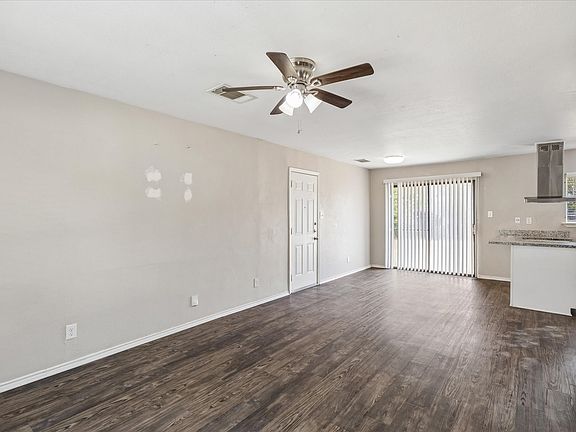 5th image of 2413 Navasota Cir