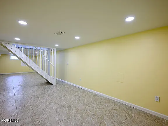 19 Princeton Dr — Photo 28