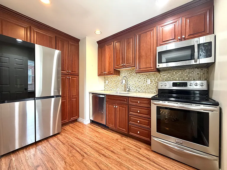 2315 Hill Ave — Photo 9