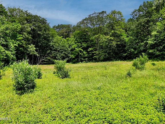 4th image of 66 Scott Rd