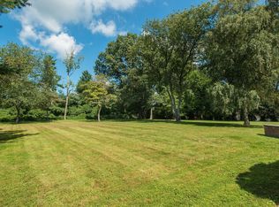 33 Meadowcroft Ln, Greenwich, CT 06830