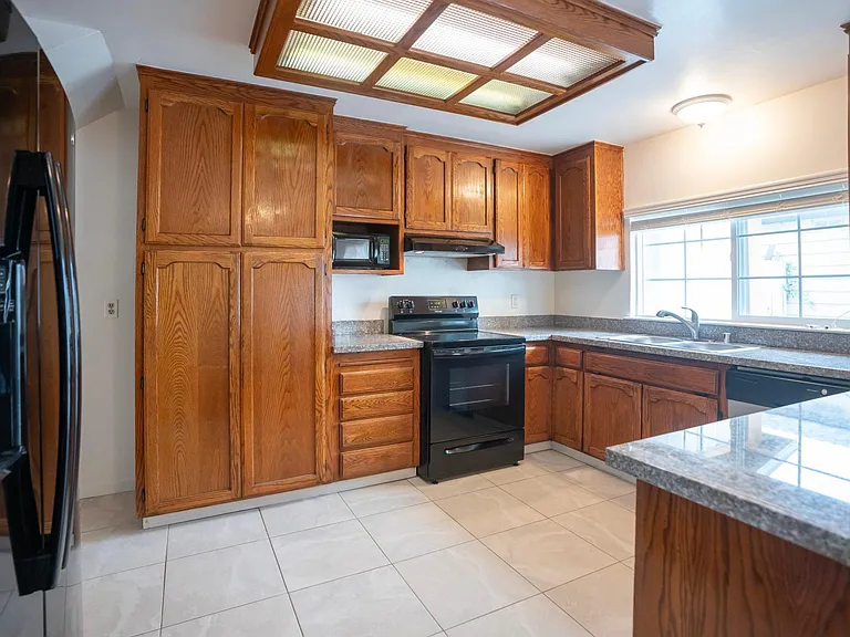 32270 Mercury Way — Photo 7