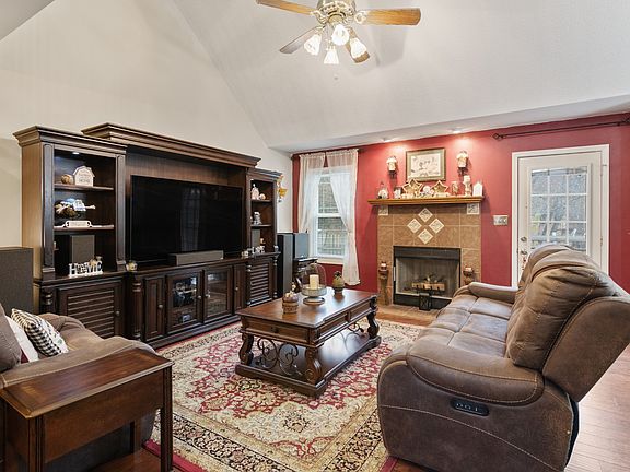 5th image of 531 Brentwood Cir
