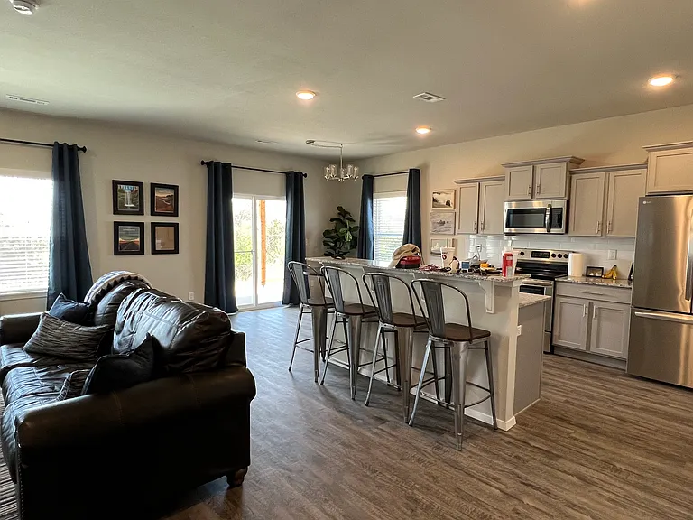 863 E Sparrow Cir — Photo 3