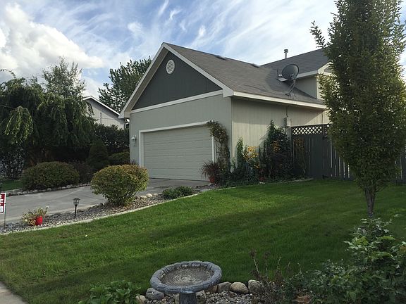 garage w RV access side gate