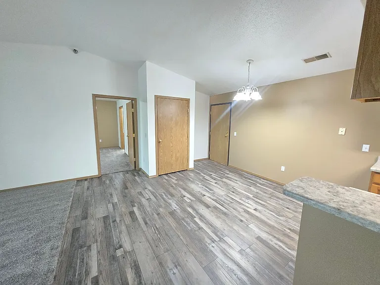Prairie Gardens Apartments — Photo 41