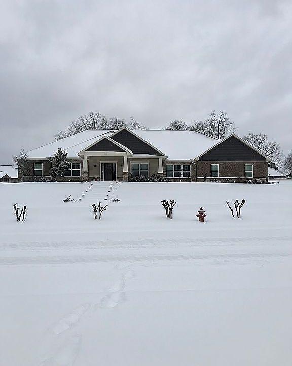 1st image of 111 Hillview Cv