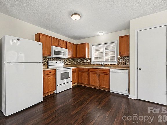 5th image of 4426 Red Hook Rd