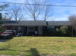 3 Victoria Rd, Jacksonville, NC 28546