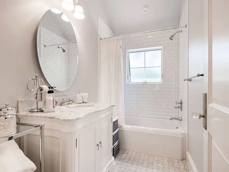 8 Cove Ave E — Photo 15
