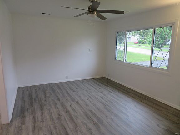 4th image of 627 Concord Blvd