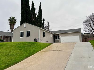 927 University Ave, Bakersfield, CA, 93305