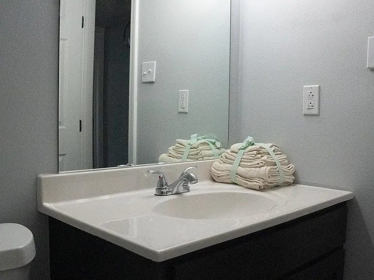 Oak Lane Apartments — Photo 32